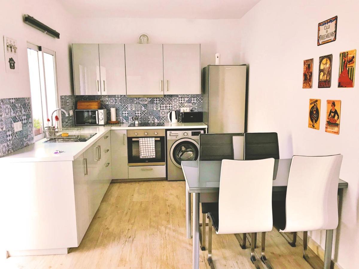 Town House With Patio In Quiet Residential Area 10 Min From Beach توريمولينوس المظهر الخارجي الصورة