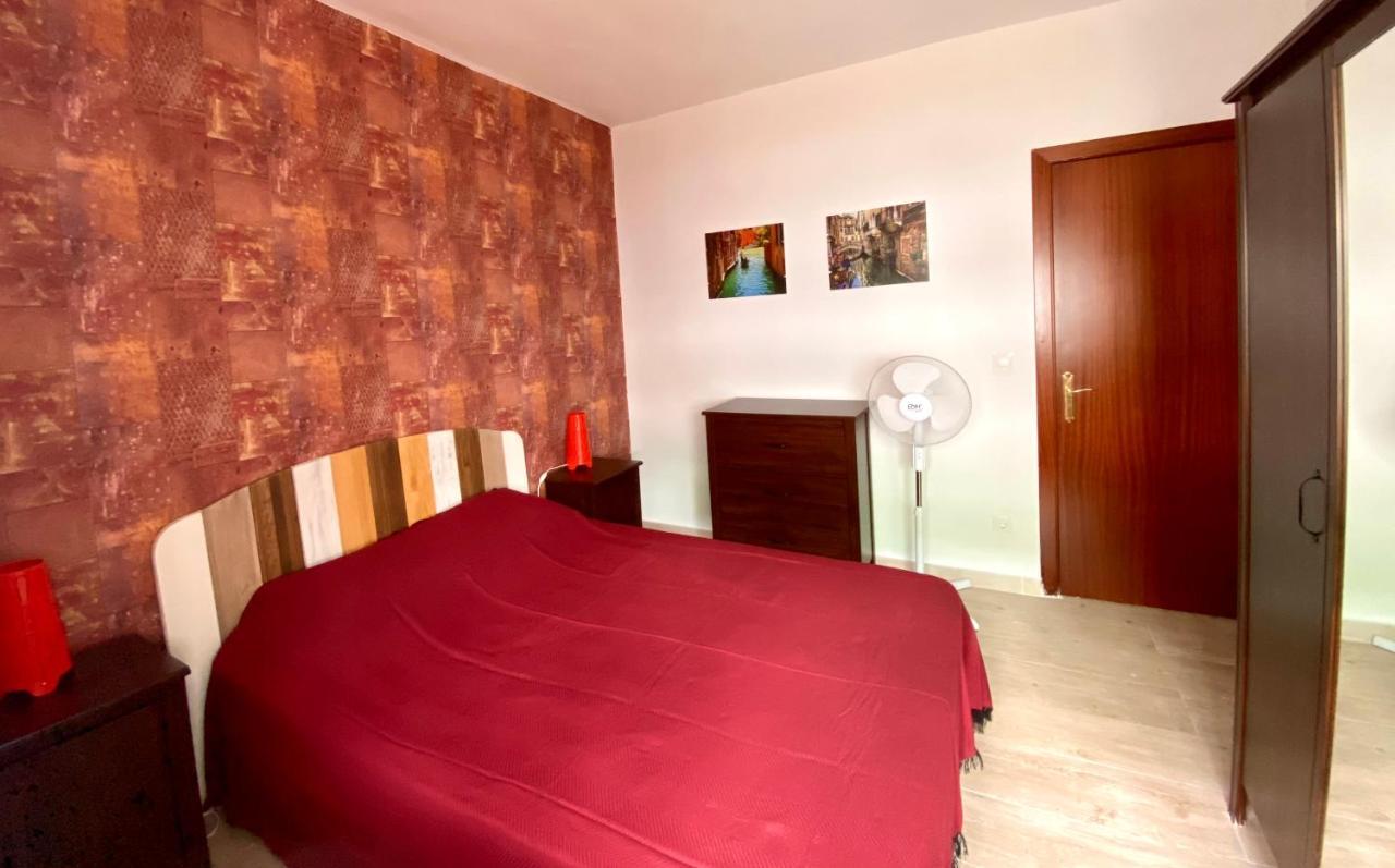 Town House With Patio In Quiet Residential Area 10 Min From Beach توريمولينوس المظهر الخارجي الصورة